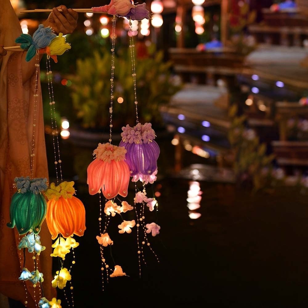 Handmade Bellflower Lantern Lu - Easy Cosplay Prop reseña y precio